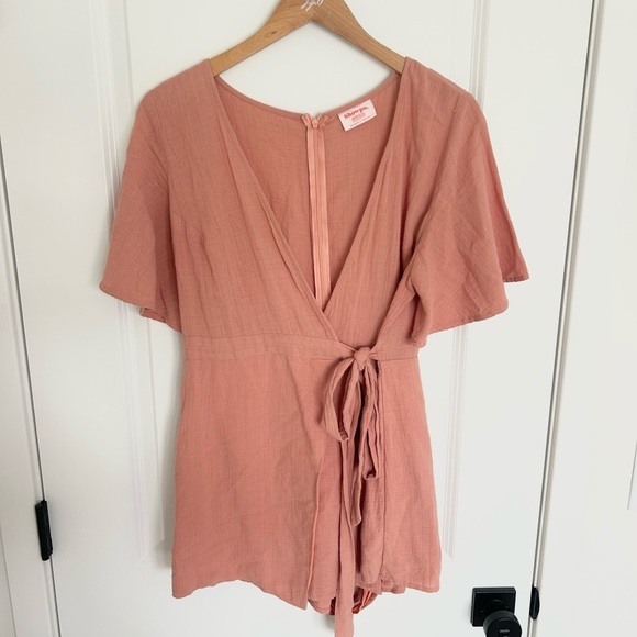 Showpo Dusty Rose Textured Linen Friend zone Playsuit Romper Size 10 - Picture 2 of 4